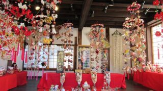 2025年12月04日（木）～2026年01月6日（火）｜正月飾り（羽子板）の展示しています